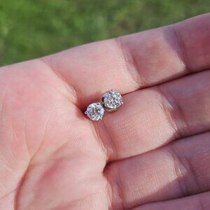 14K White Gold 3 Prong 1.00TCW Diamond Stud Earrings Studs